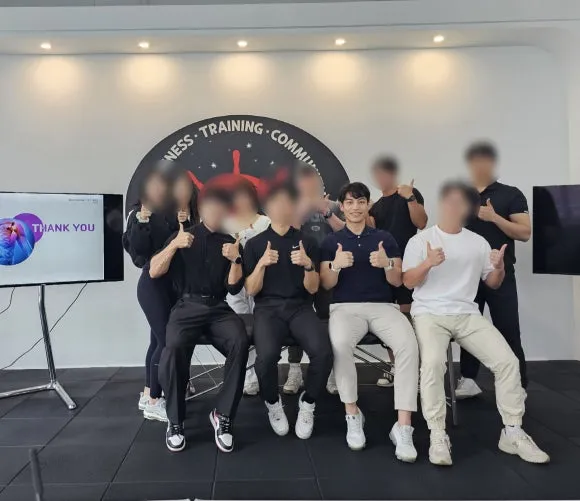 수업을 마친 수강생 단체 사진